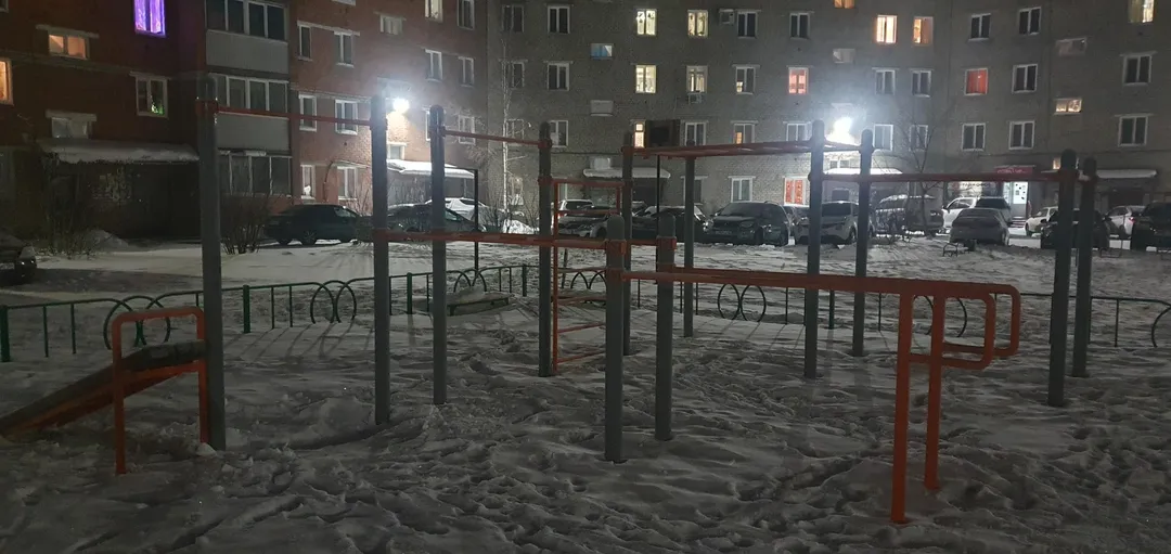 Klimmzugstange bei Outdoor Gym in микрорайон Мясникова, Тайшет – Foto 1 von 6