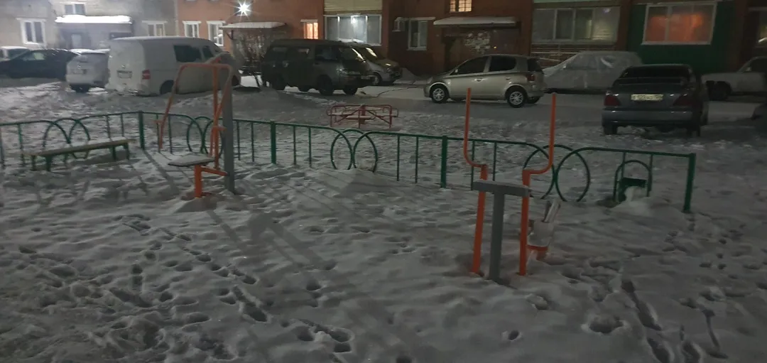 Liegestützgriffe bei Outdoor Gym in микрорайон Мясникова, Тайшет – Foto 6 von 6