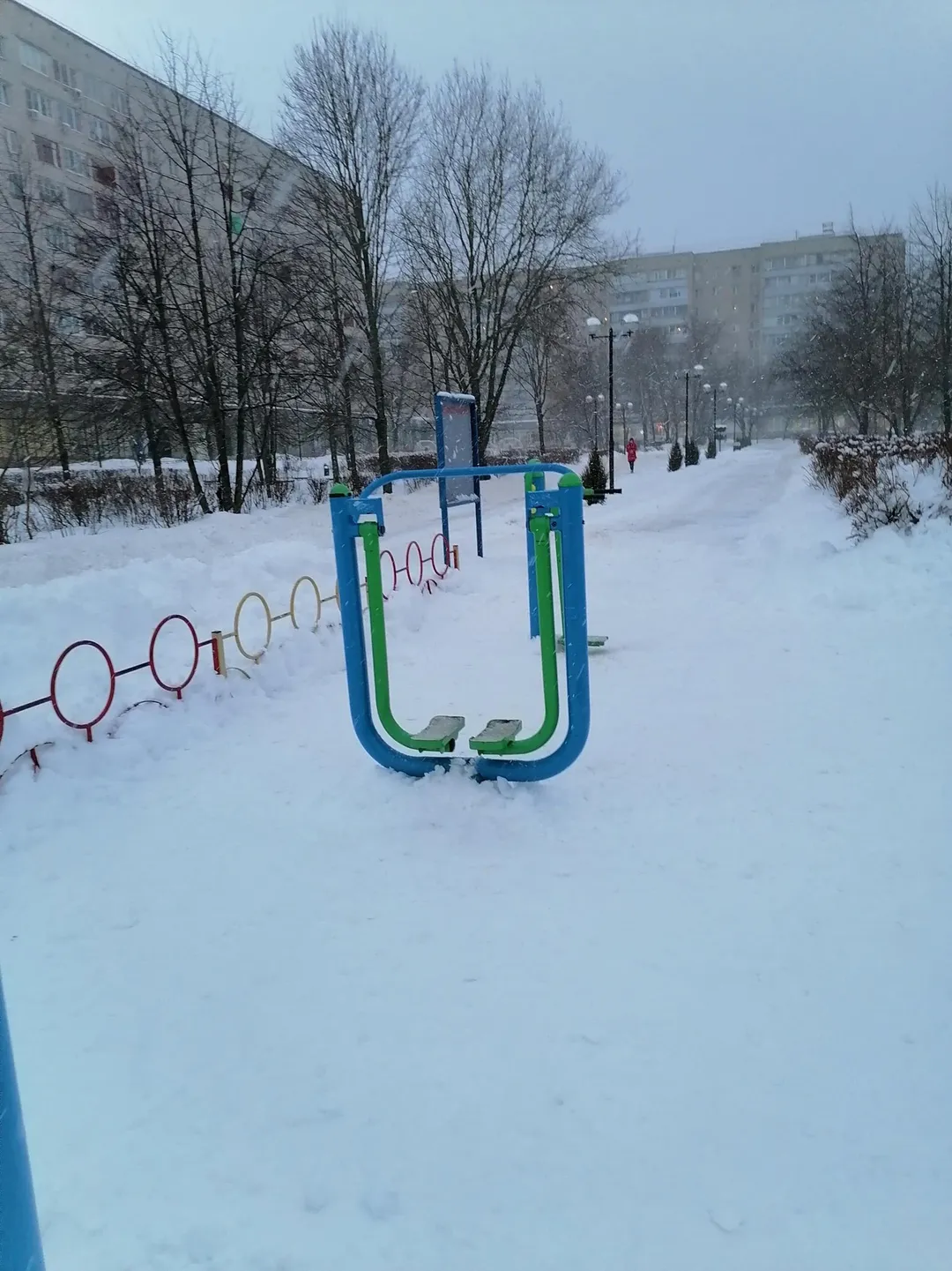 Workout-Säulen bei Calisthenics Park at Центральная улица, Дубна – Foto 5 von 6
