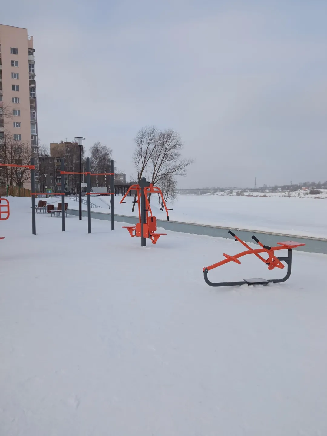 Air Walker la Calisthenics Park at 1-й Мигаловский проезд, городской округ Тверь – fotografia 7 din 8