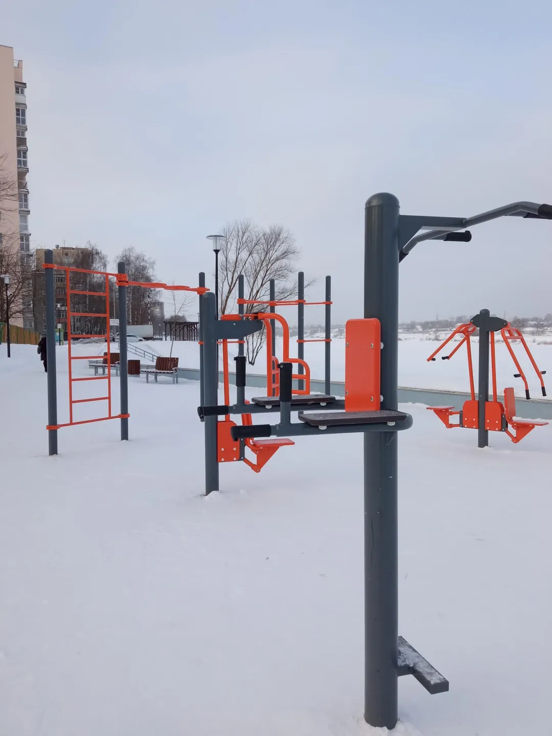 Bară de tracțiuni la Calisthenics Park at 1-й Мигаловский проезд, городской округ Тверь – fotografia 8 din 8