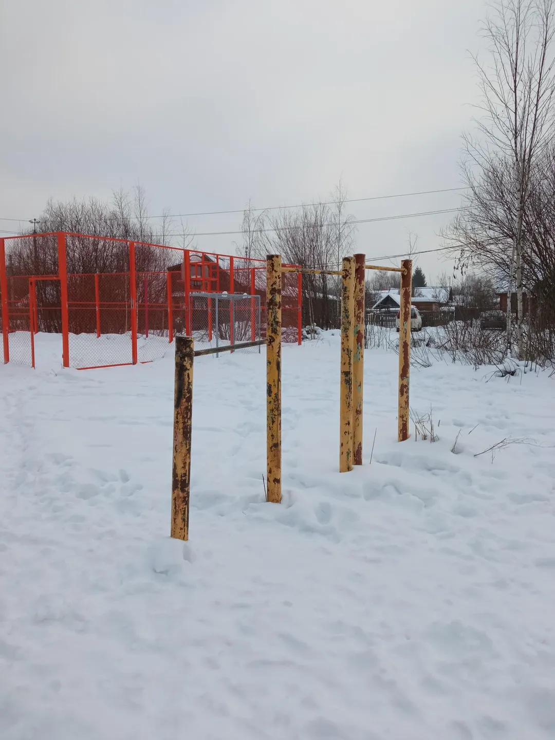 Sbarra per trazioni presso Calisthenics Park at Стахановская улица, городской округ Тверь – foto 1 di 7