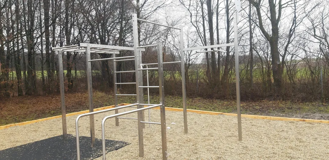 Шведская стенка на площадке Calisthenics Park at Jahnstraße, Petersberg – фото 4 из 5