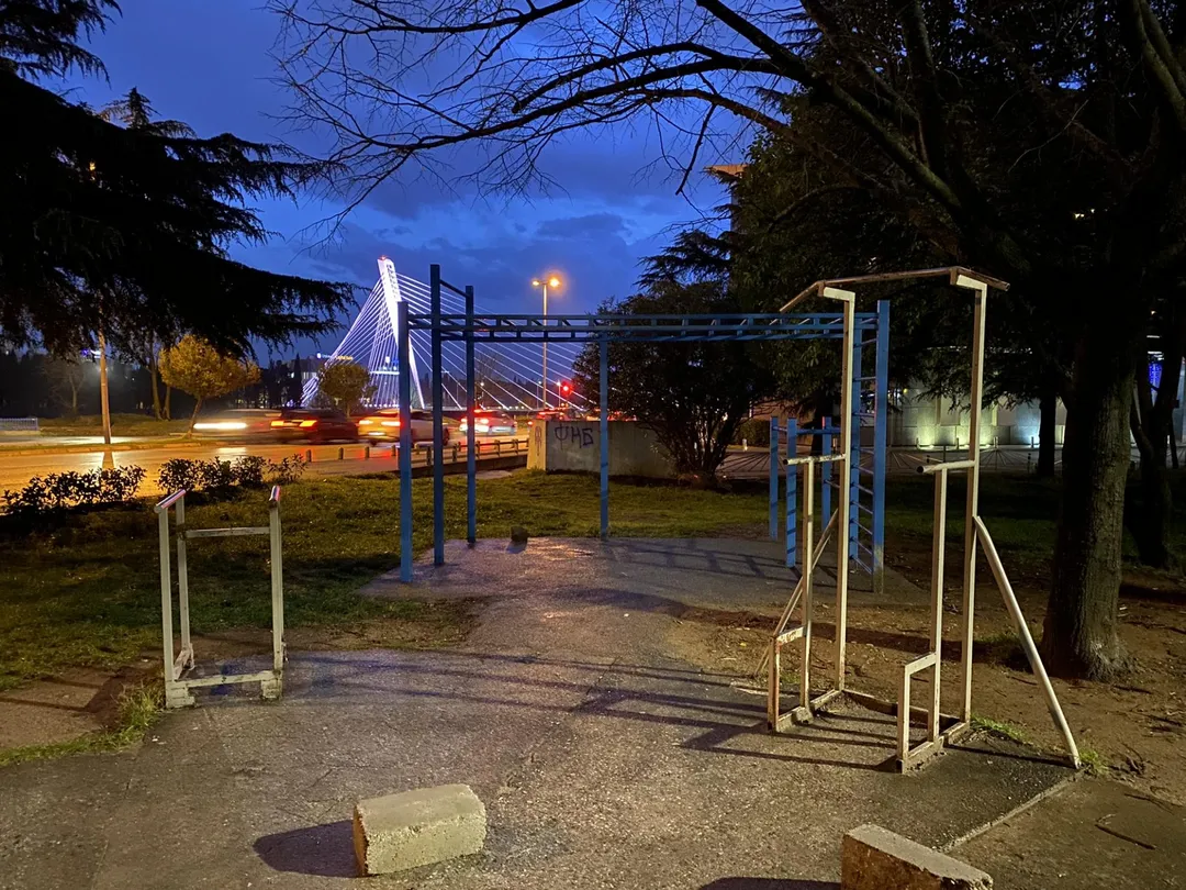 Spalier la Calisthenics Park at Belvederska, Podgorica – fotografia 4 din 5