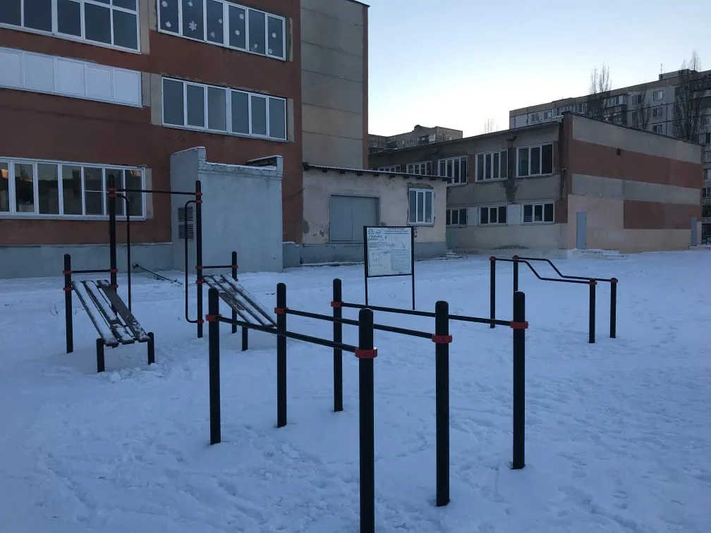 Spalier la Calisthenics Park at улица Матросова, Старый Оскол – fotografia 3 din 5