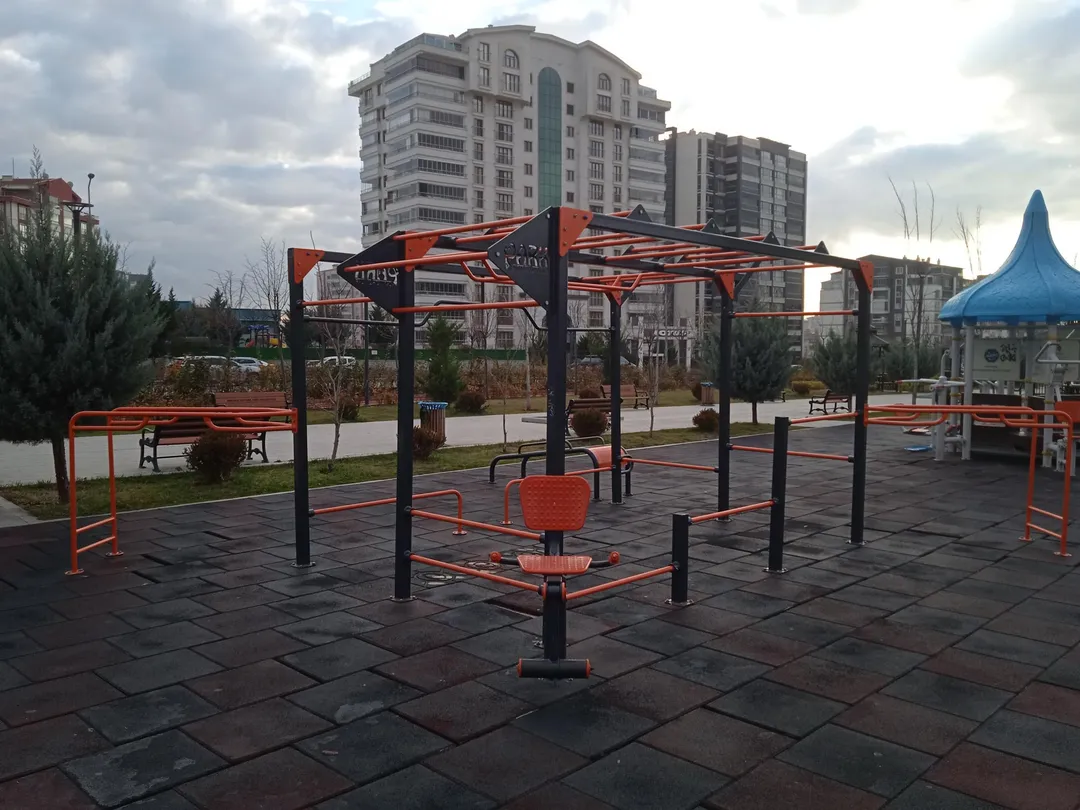 Push Up Bar at Calisthenics Park at 2142 Sokak, Yenimahalle – photo 2 of 2