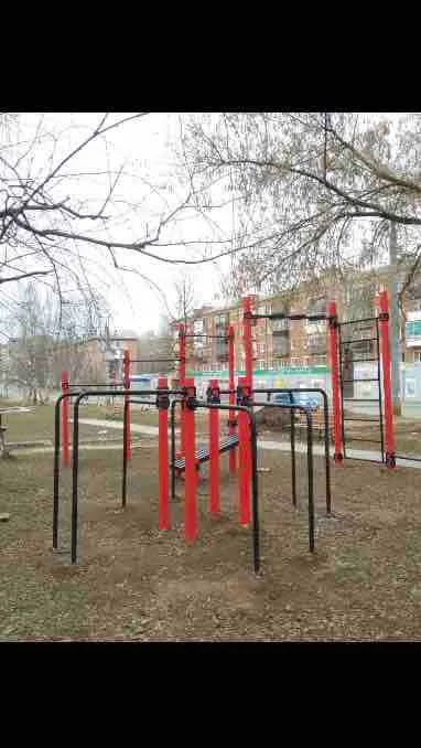 Parallel Gym Bars at Calisthenics Park at улица Оружейника Драгунова, городской округ Ижевск #wp2883 – photo 2 of 4