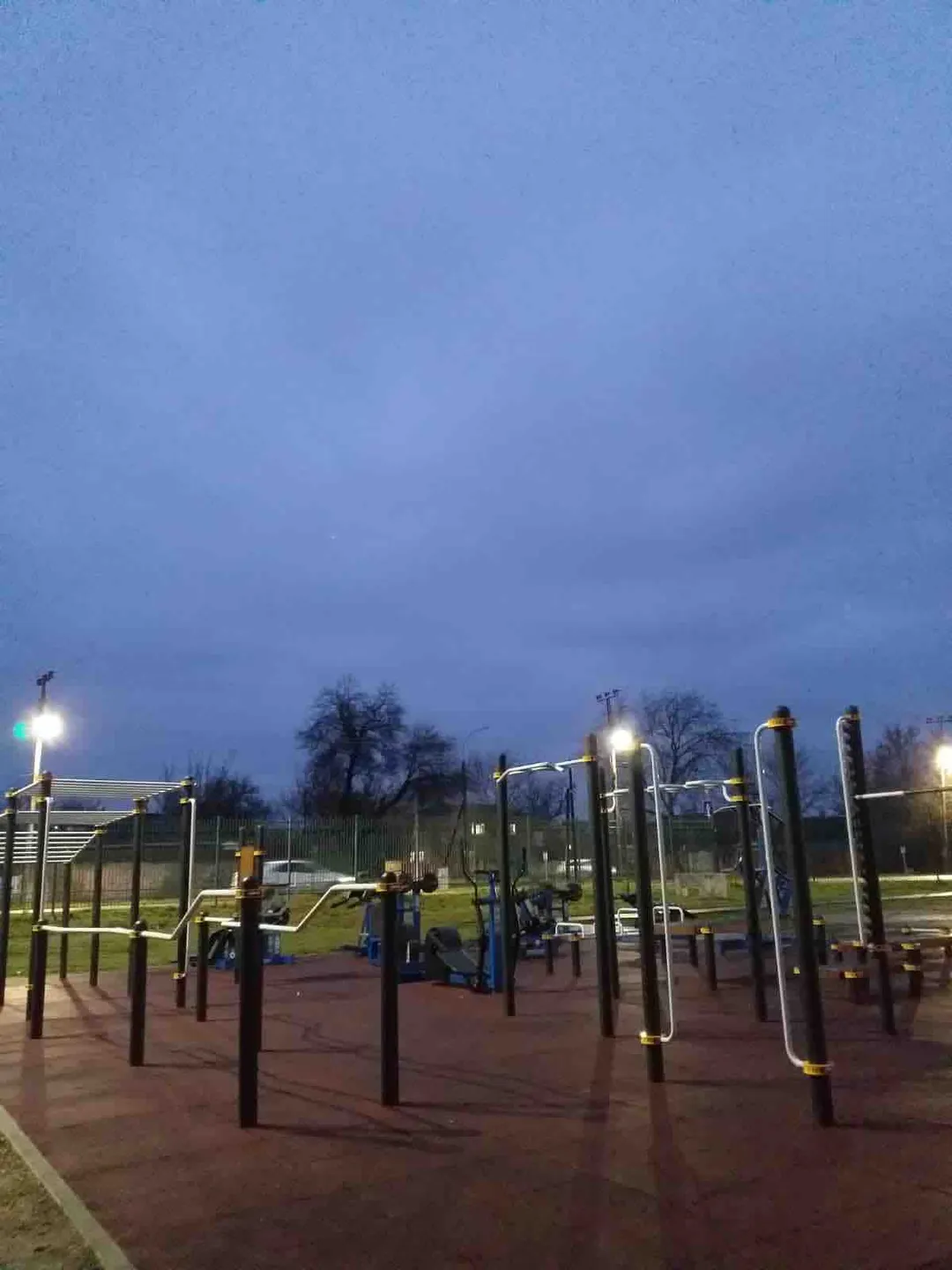 Barren bei Calisthenics Park at Стадион ТРУД, Тихорецк – Foto 2 von 3