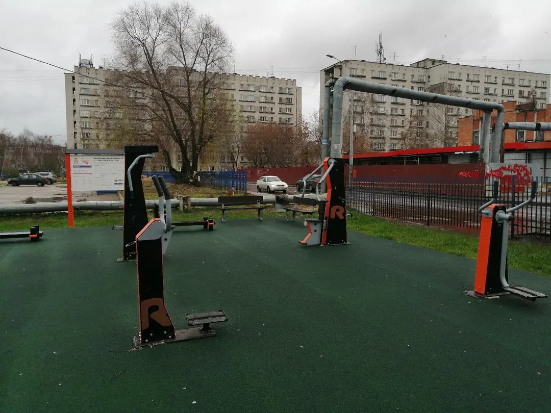 Parallel Gym Bars at Calisthenics Park at Новое поколение, Нижний Новгород – photo 2 of 3