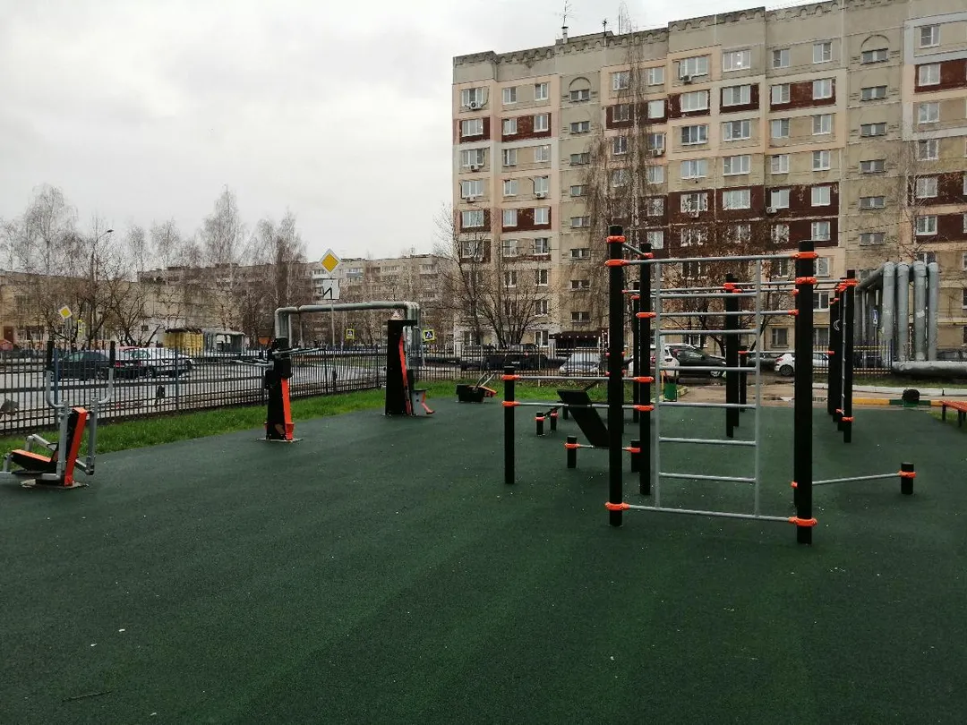Pull Up Bar at Calisthenics Park at Новое поколение, Нижний Новгород – photo 1 of 3
