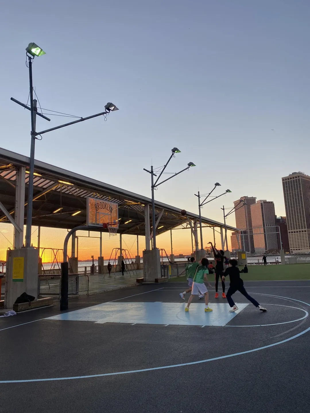 Klimmzugstange bei Calisthenics Park at Pier 3 Plaza, City of New York – Foto 10 von 12