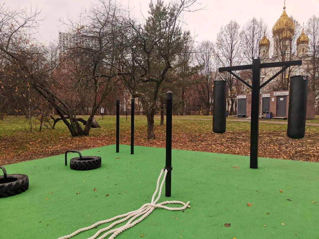 Bancă pentru abdomen la Calisthenics Park at проектируемый проезд № 4599, Москва – fotografia 5 din 5