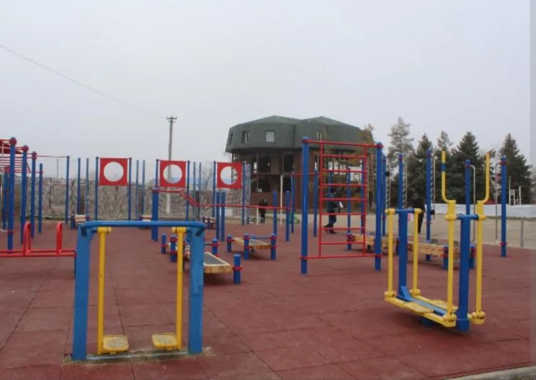 Bară de tracțiuni la Calisthenics Park at Октябрьская улица, Кущёвская – fotografia 1 din 2