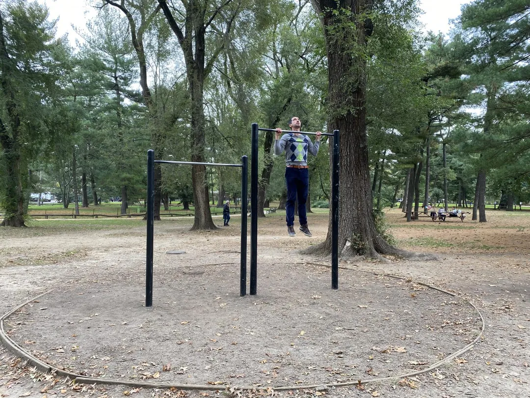 Klimmzugstange bei Calisthenics Park at West Drive, City of New York #wp2933 – Foto 5 von 6