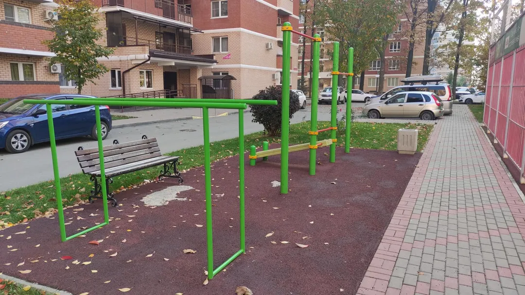 Klimmzugstange bei Calisthenics Park at улица Героев-Разведчиков, Краснодар – Foto 1 von 2