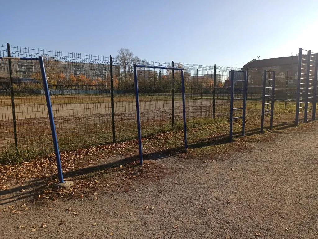 Bară de tracțiuni la Calisthenics Park at улица Тургенева, городской округ Новосибирск – fotografia 1 din 4