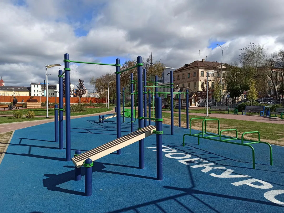 Barren bei Calisthenics Park at улица Марата, Калуга – Foto 2 von 3