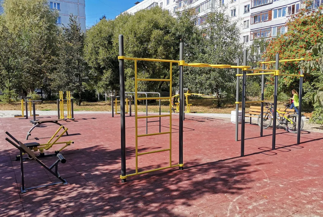 Pull Up Bar at Calisthenics Park at Полевая улица, городской округ Новосибирск – photo 1 of 4