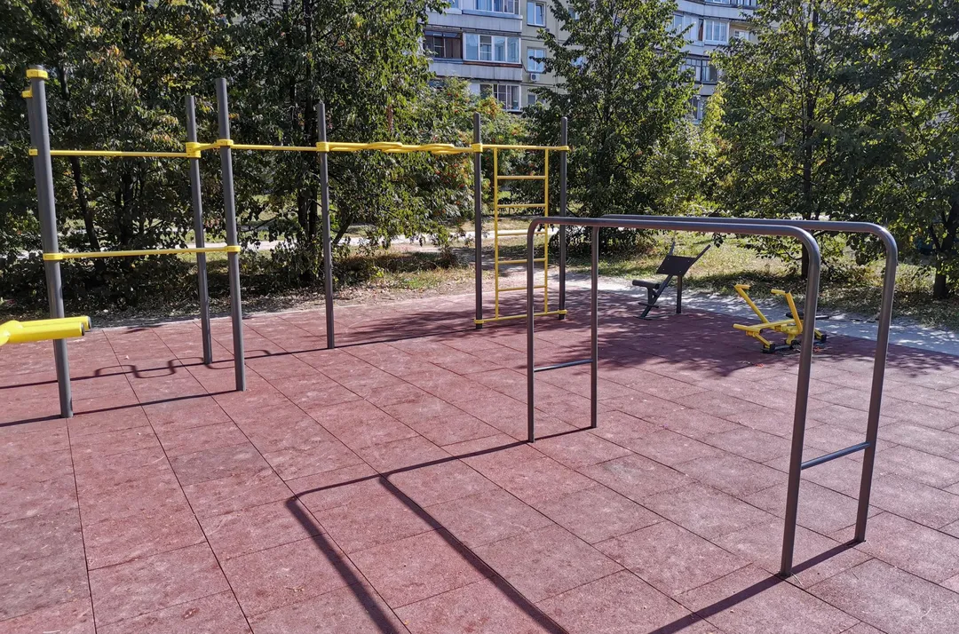 Parallel Gym Bars at Calisthenics Park at Полевая улица, городской округ Новосибирск – photo 2 of 4
