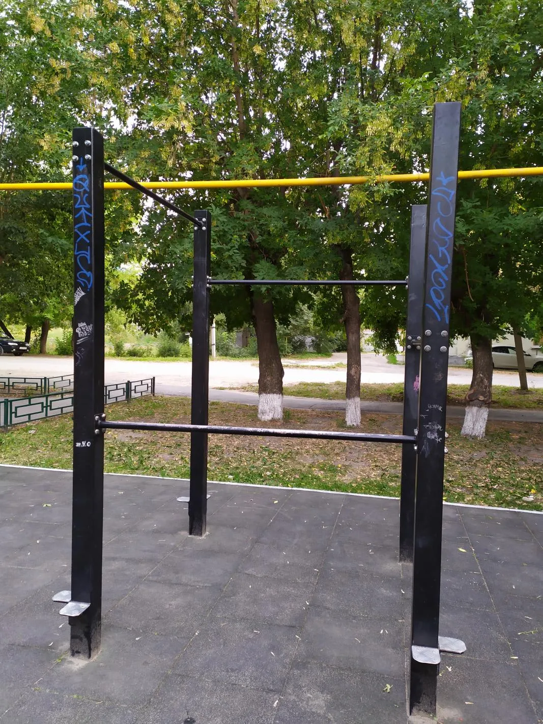 Sbarra per trazioni presso Calisthenics Park at Судоремонтная улица, Тюмень – foto 1 di 1
