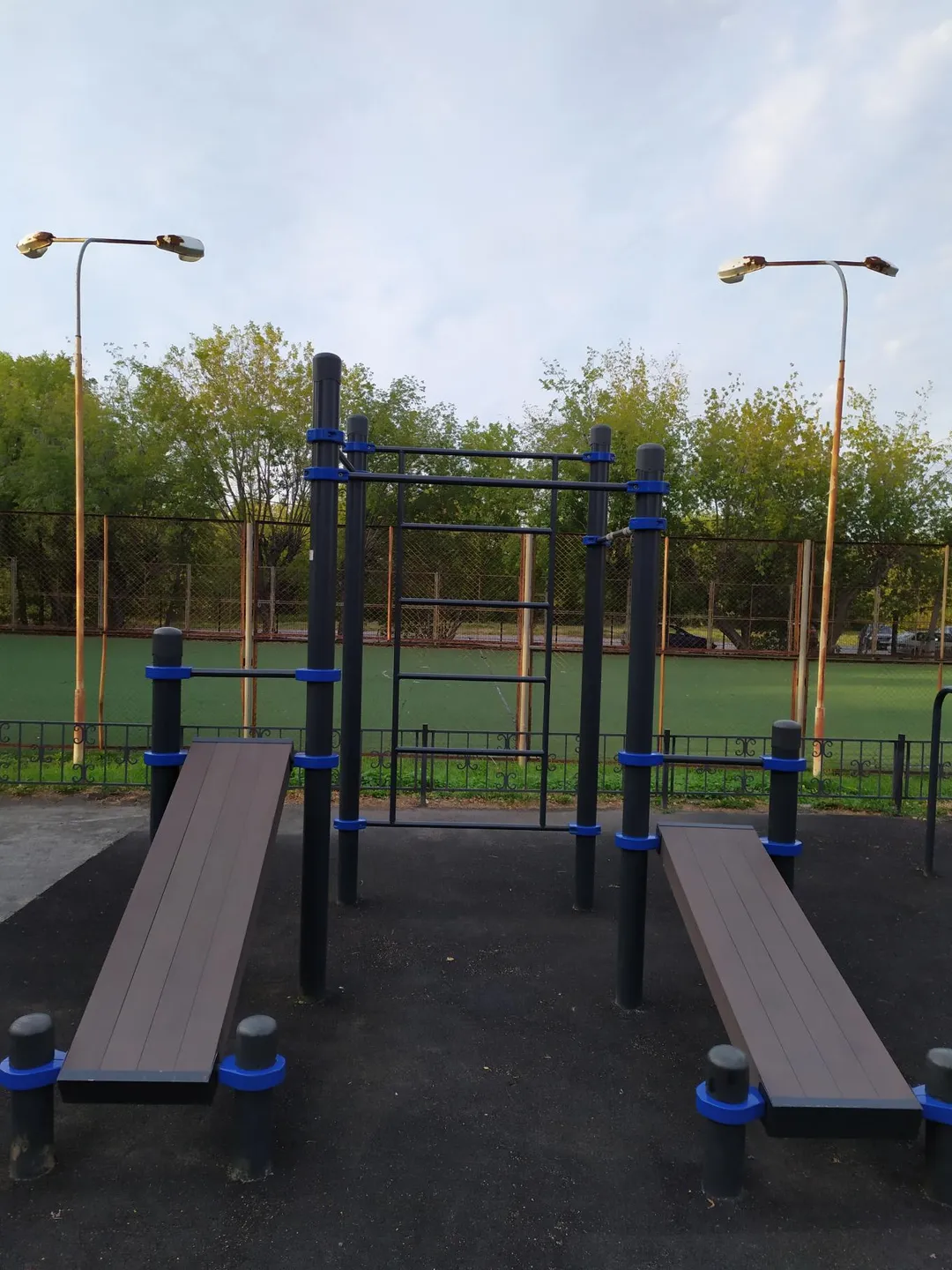 Parallele presso Calisthenics Park at Гагаринский, Тюмень – foto 2 di 3