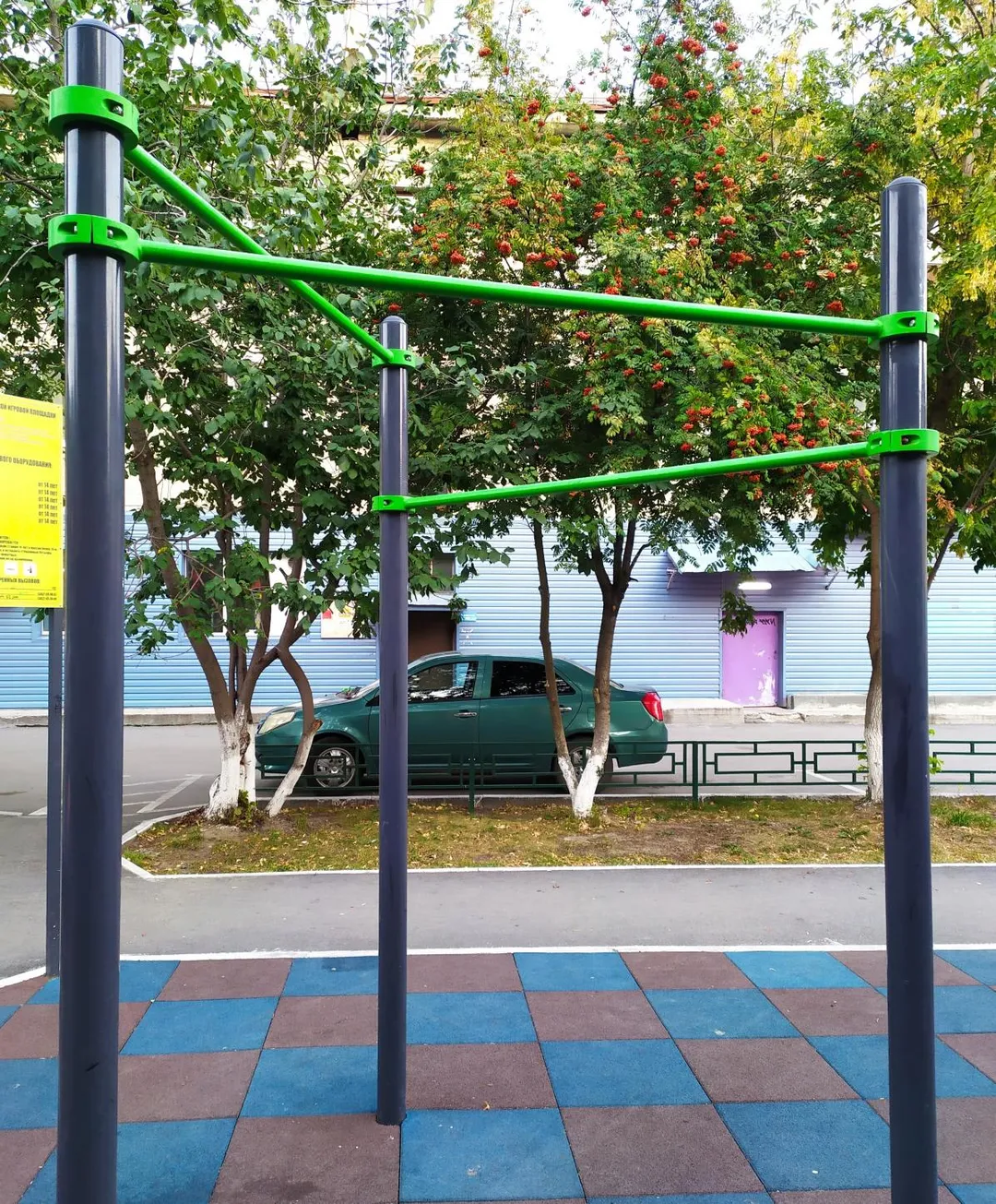 Sbarra per trazioni presso Calisthenics Park at улица Ершова, Тюмень #wp2993 – foto 1 di 2