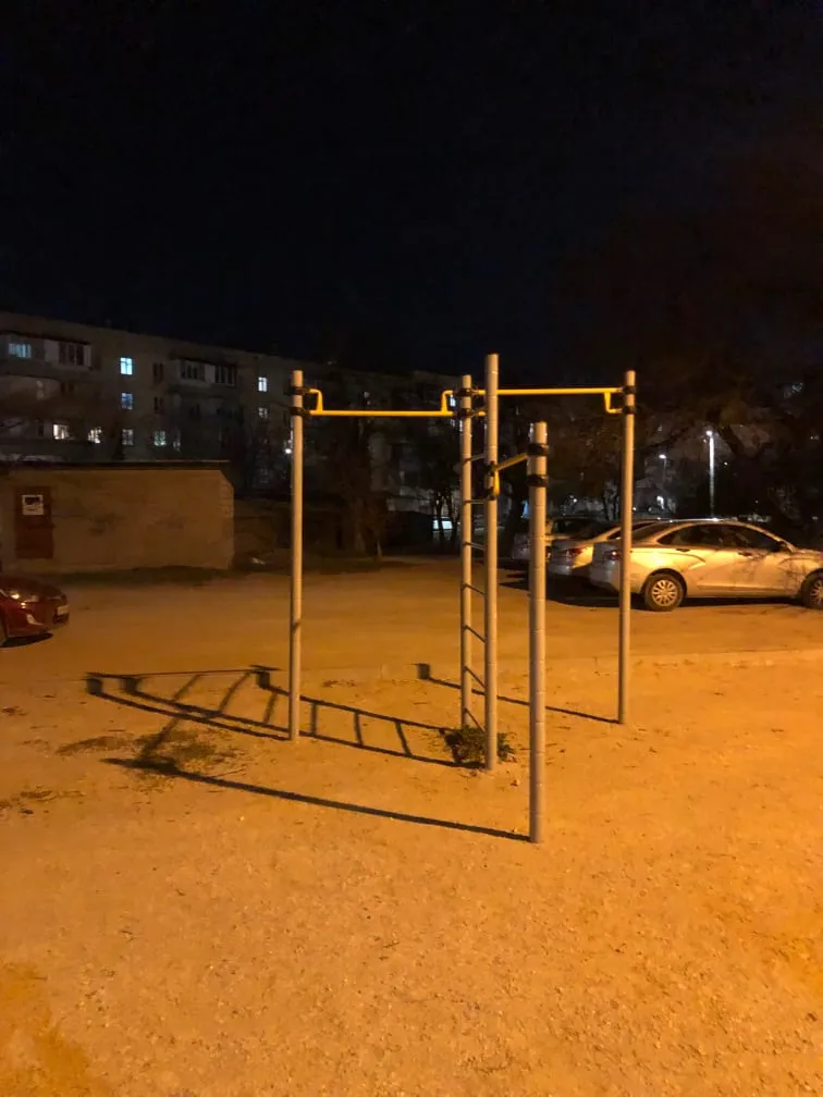 Barren bei Calisthenics Park at улица Павла Корчагина, Севастополь – Foto 2 von 6