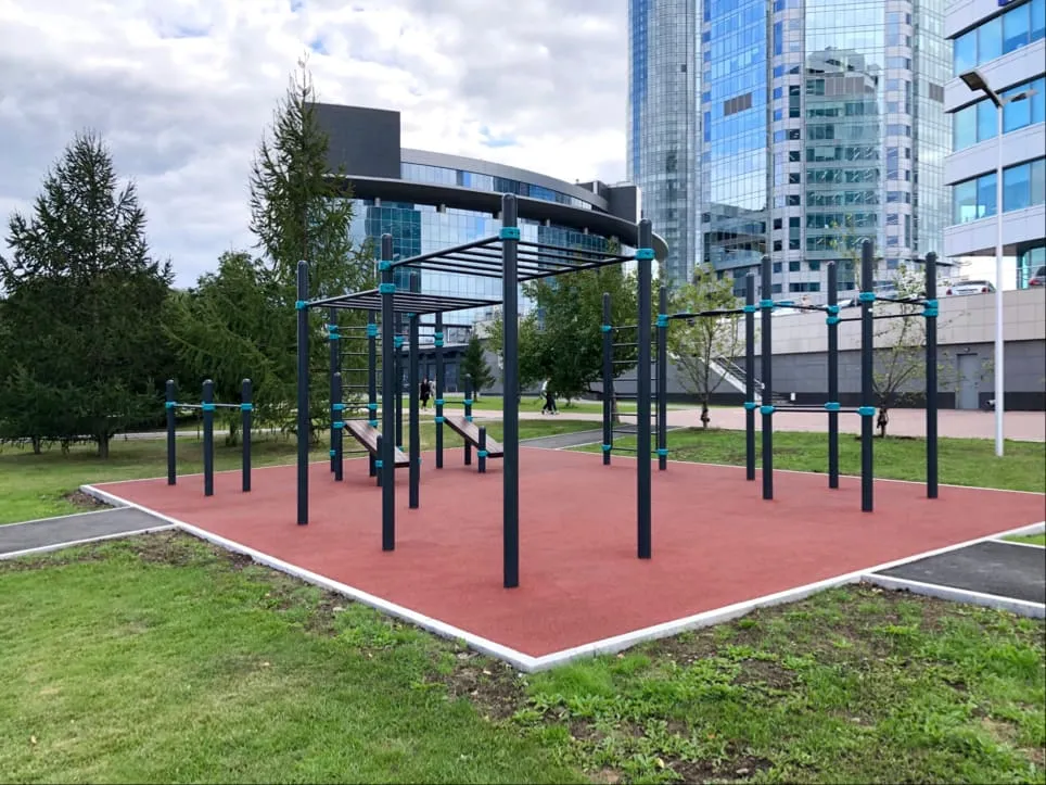 Monkey Bars at Calisthenics Park at набережная Рабочей Молодёжи, Екатеринбург – photo 3 of 3