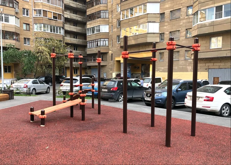 Parallel Gym Bars at Calisthenics Park at улица Антона Валека, Екатеринбург – photo 5 of 5
