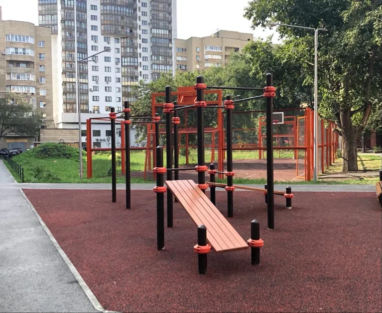 Parallel Gym Bars at Calisthenics Park at улица Антона Валека, Екатеринбург – photo 2 of 5