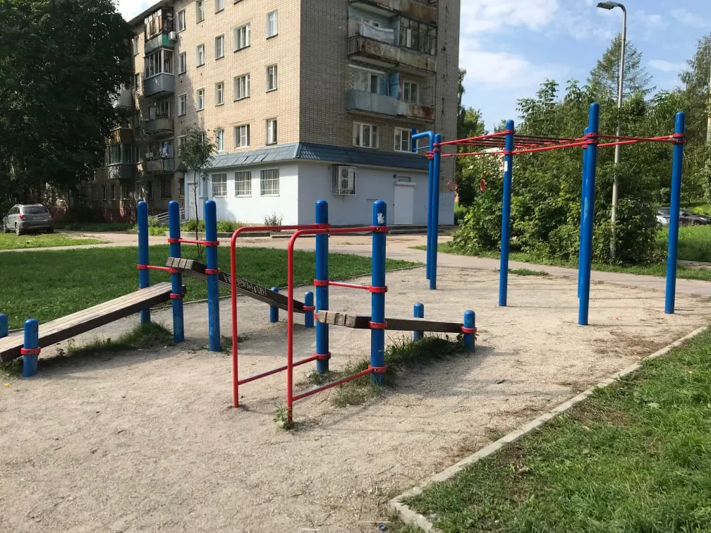Barres parallèles à Calisthenics Park at проезд Матросова, Ярославль – photo 2 sur 4