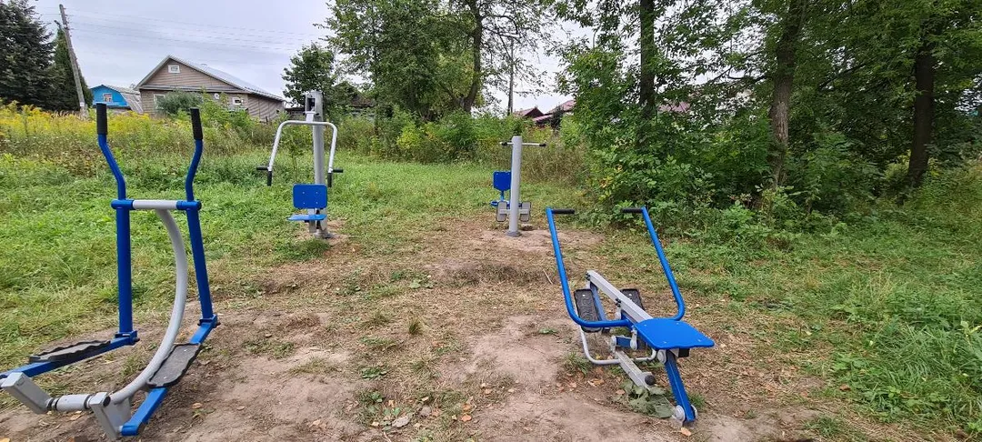 Parallel Gym Bars at Calisthenics Park at улица Дербасовой, Гавриловка – photo 2 of 4