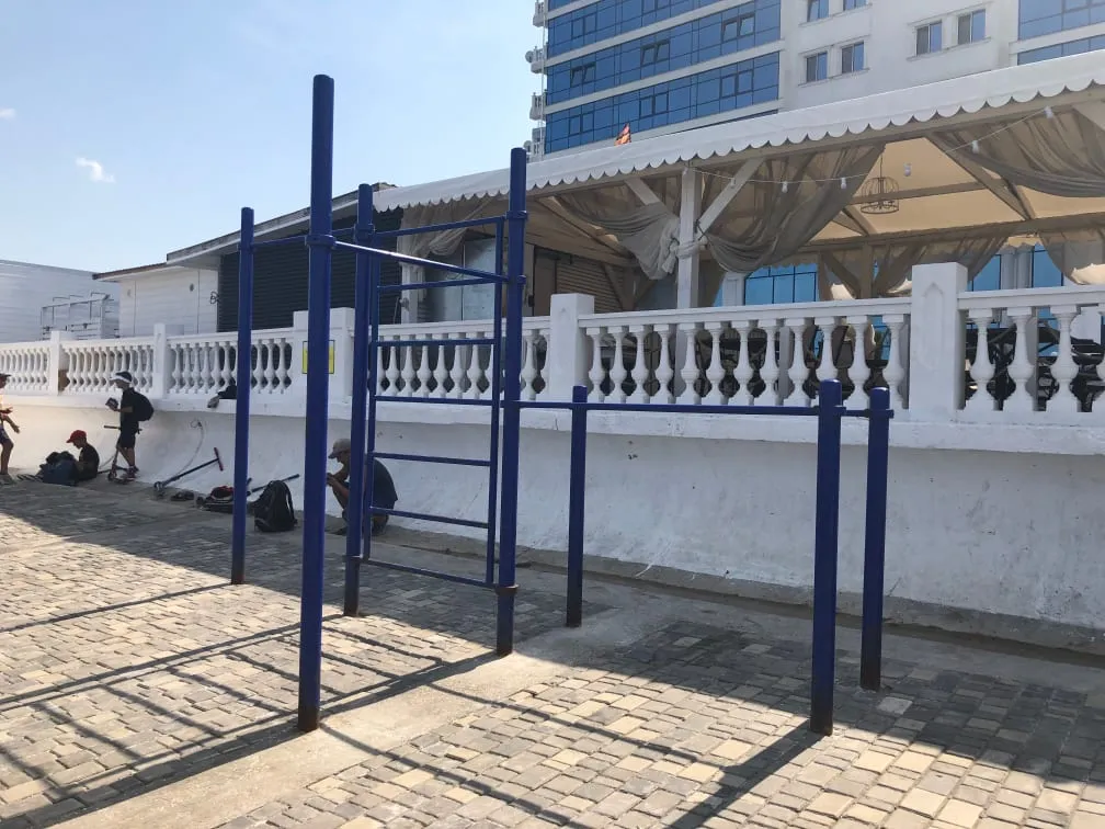 Barren bei Calisthenics Park at набережная Адмирала Клокачёва, Севастополь – Foto 2 von 3