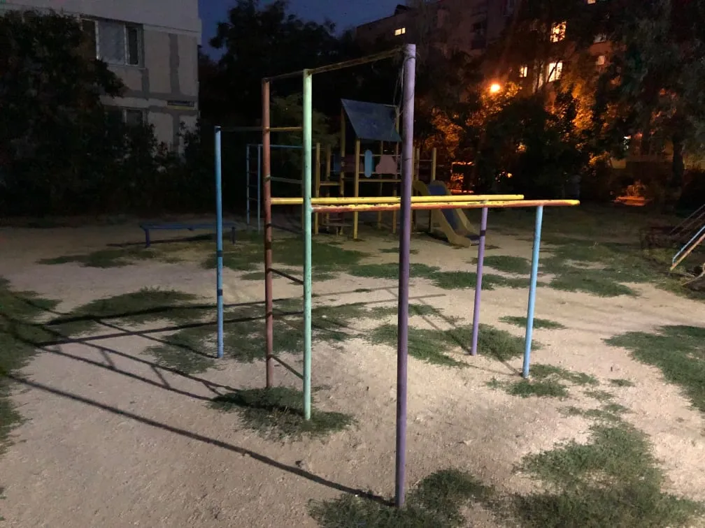 Barres parallèles à Calisthenics Park at улица Казаса, Евпатория – photo 2 sur 2