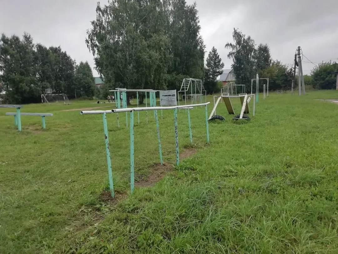 Sprossenwand bei Calisthenics Park at Школьная улица, Садовый – Foto 4 von 5