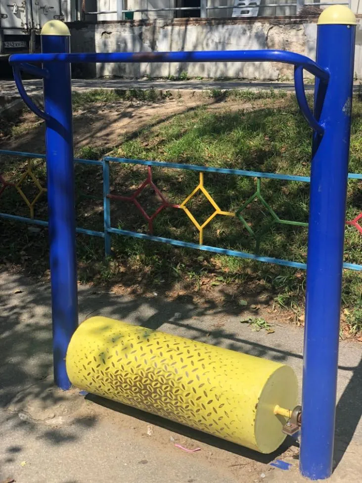 Sbarra per trazioni presso Calisthenics Park at Верхнеудинская улица, Хабаровск – foto 7 di 9