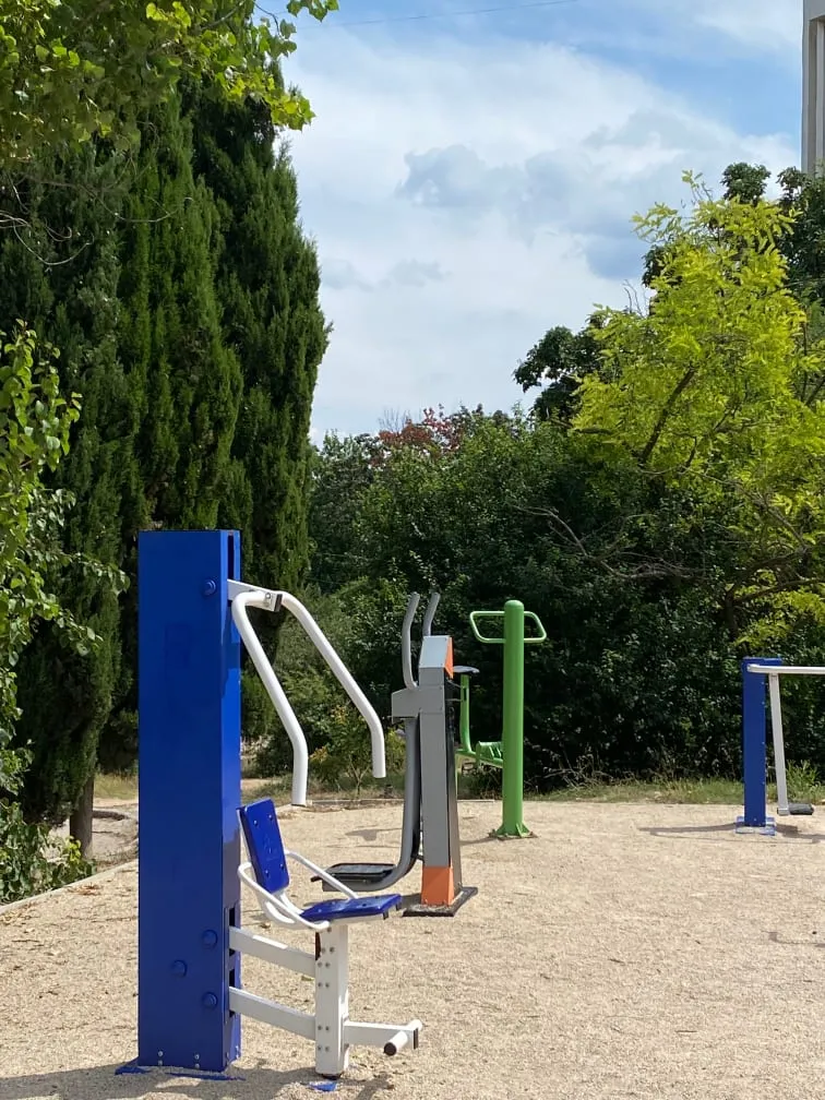 Sprossenwand bei Calisthenics Park at улица Адмирала Юмашева, Севастополь – Foto 4 von 8