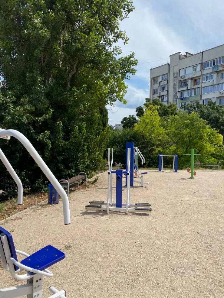 Air Walker bei Calisthenics Park at улица Адмирала Юмашева, Севастополь – Foto 6 von 8