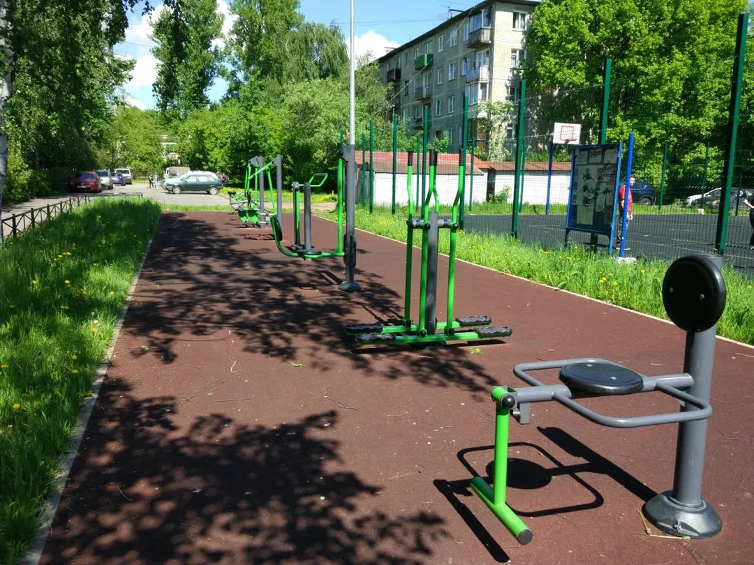 Sbarra per trazioni presso Calisthenics Park at проспект Металлистов, Санкт-Петербург #wp3027 – foto 6 di 7