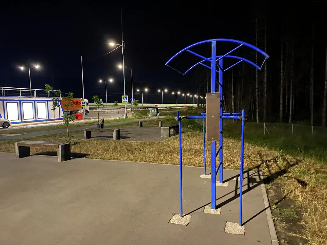 Parallel Gym Bars at Calisthenics Park at «Нева», Безбородово – photo 2 of 4