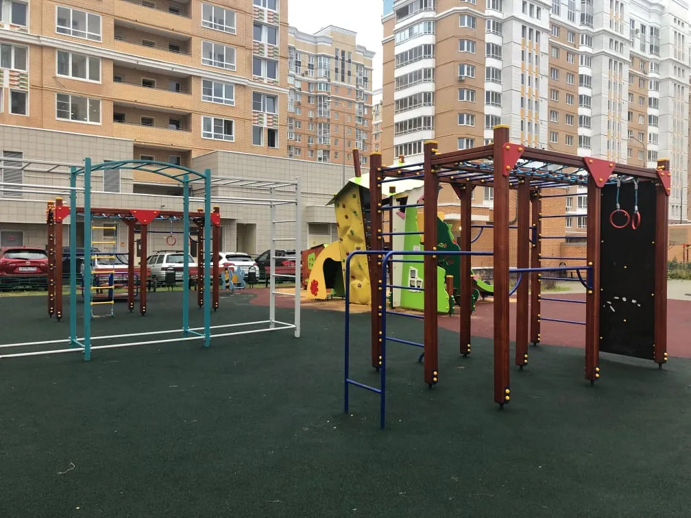 Parallel Gym Bars at Calisthenics Park at проектируемый проезд № 6630, Москва #wp3033 – photo 2 of 4