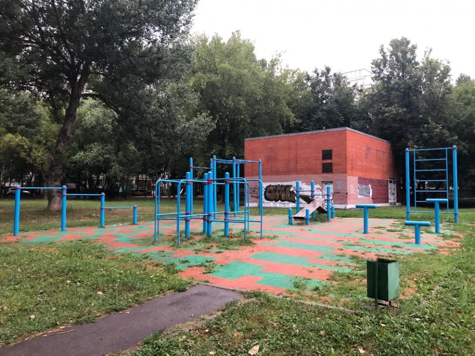 Рукохід на майданчику Calisthenics Park at Бирюлёвская улица, Москва – фото 3 з 3