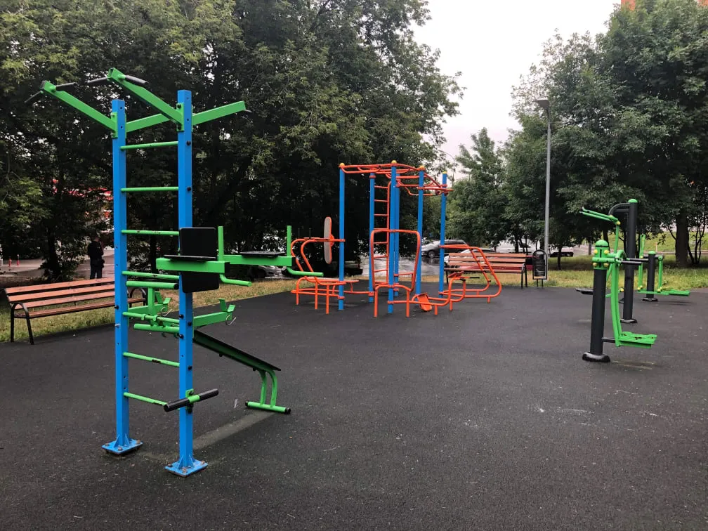 Бруси на майданчику Calisthenics Park at Элеваторная улица, Москва #wp3036 – фото 2 з 3
