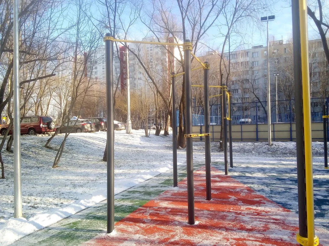 Pull Up Bar at Calisthenics Park at Голубинская улица, Москва – photo 9 of 12
