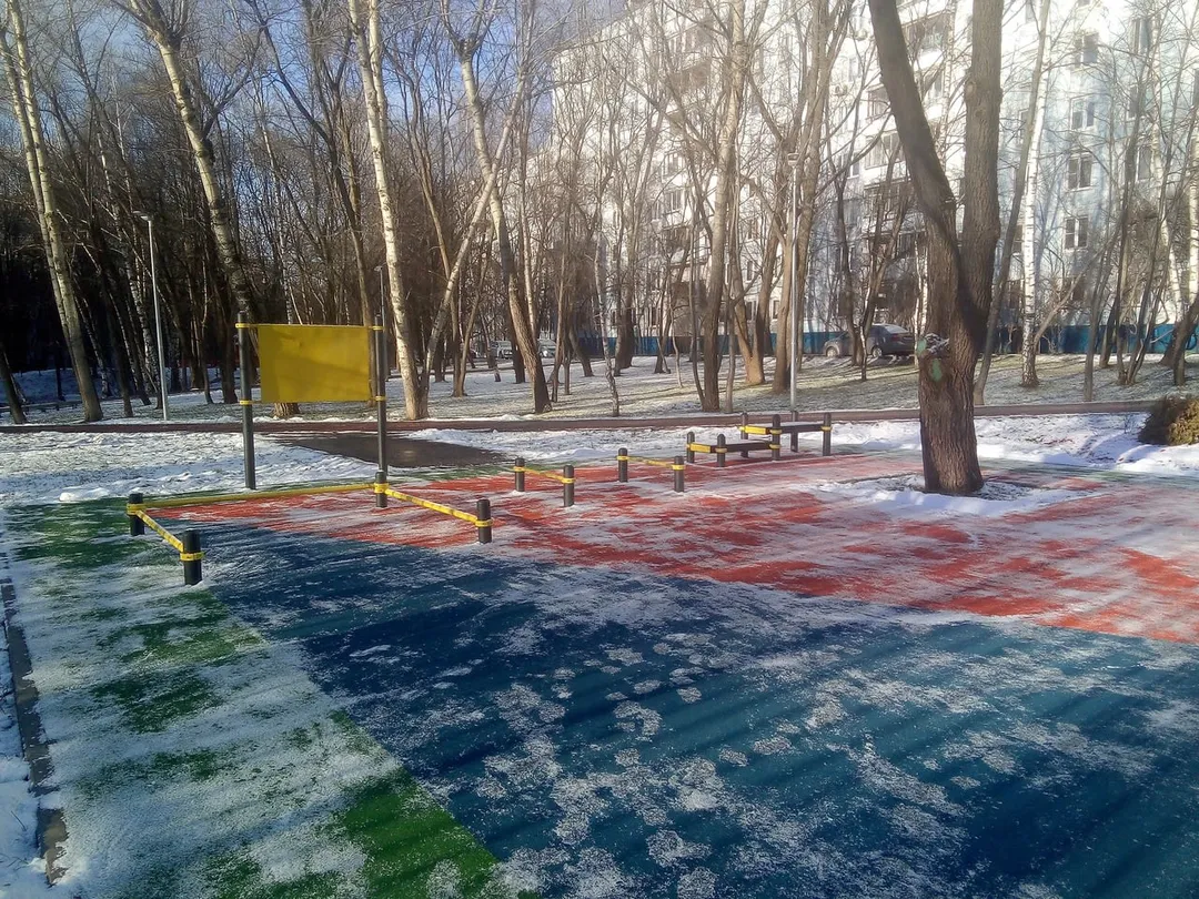 Parallel Gym Bars at Calisthenics Park at Голубинская улица, Москва – photo 10 of 12