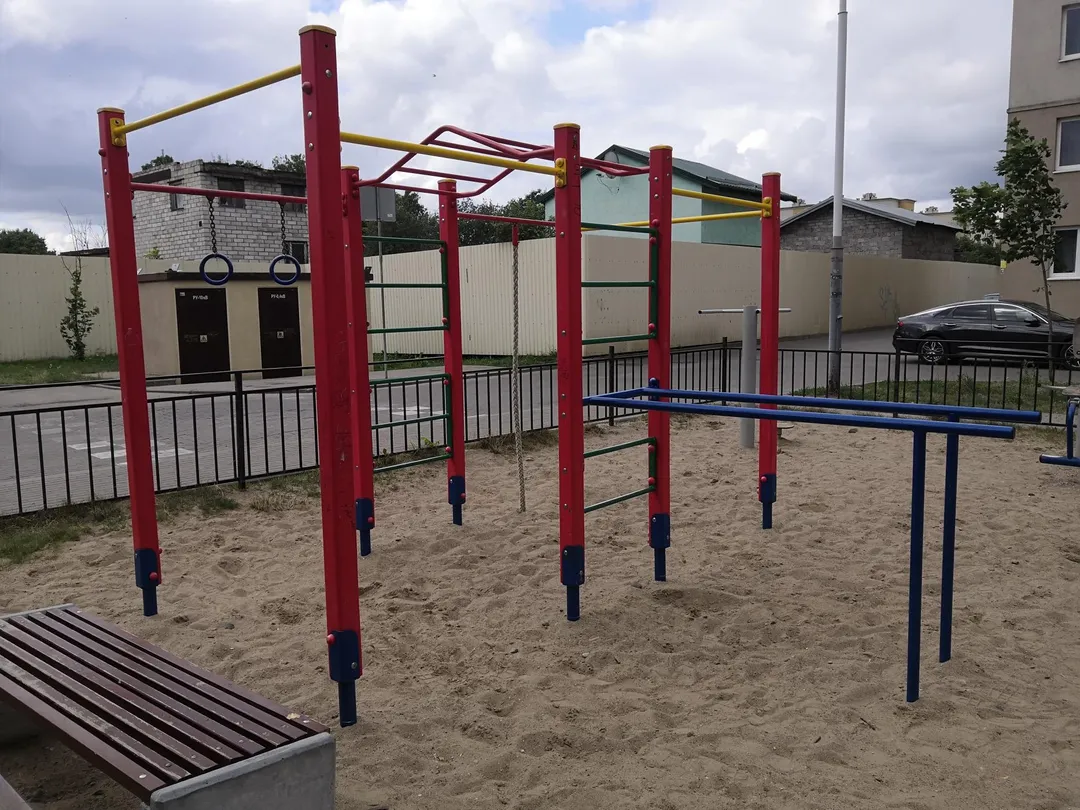 Parallel Gym Bars at Calisthenics Park at Красная улица, Калининград – photo 2 of 4