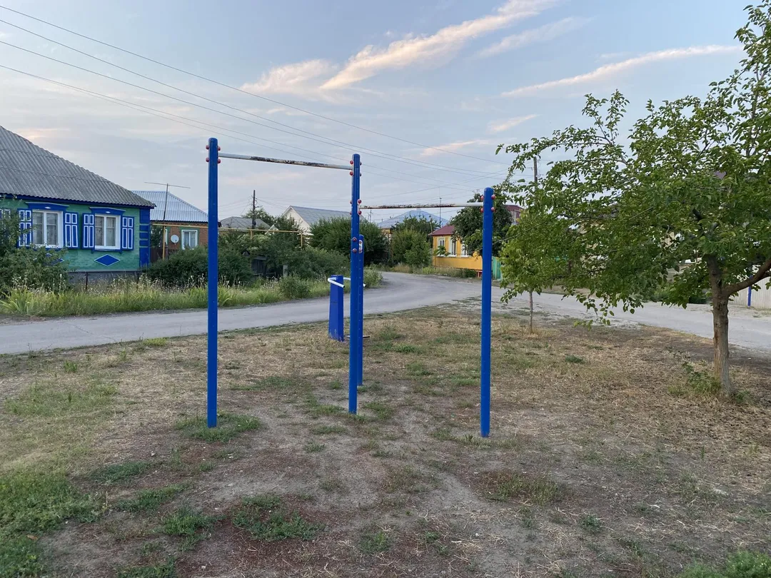Bancă pentru abdomen la Calisthenics Park at Молодёжный переулок, Богучар – fotografia 2 din 2