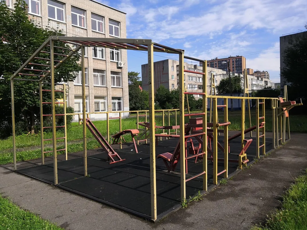 Bară de tracțiuni la Calisthenics Park at Земельная улица, Калининград – fotografia 1 din 1