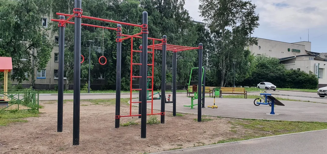 Barre de traction à Calisthenics Park at Сталинградская аллея, Ангарск – photo 1 sur 1