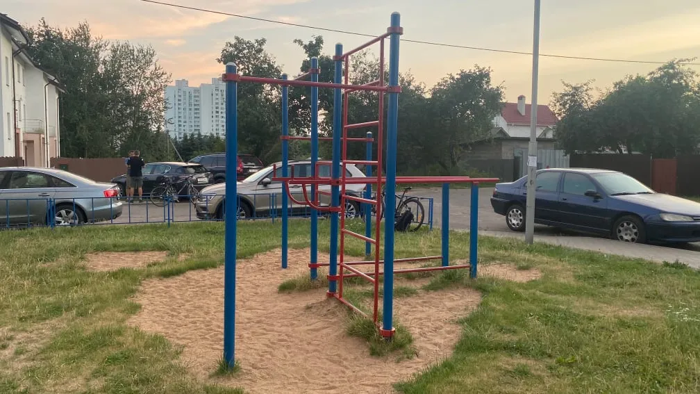 Pull Up Bar at Calisthenics Park at вуліца Шчотаўка, Мінск – photo 1 of 2